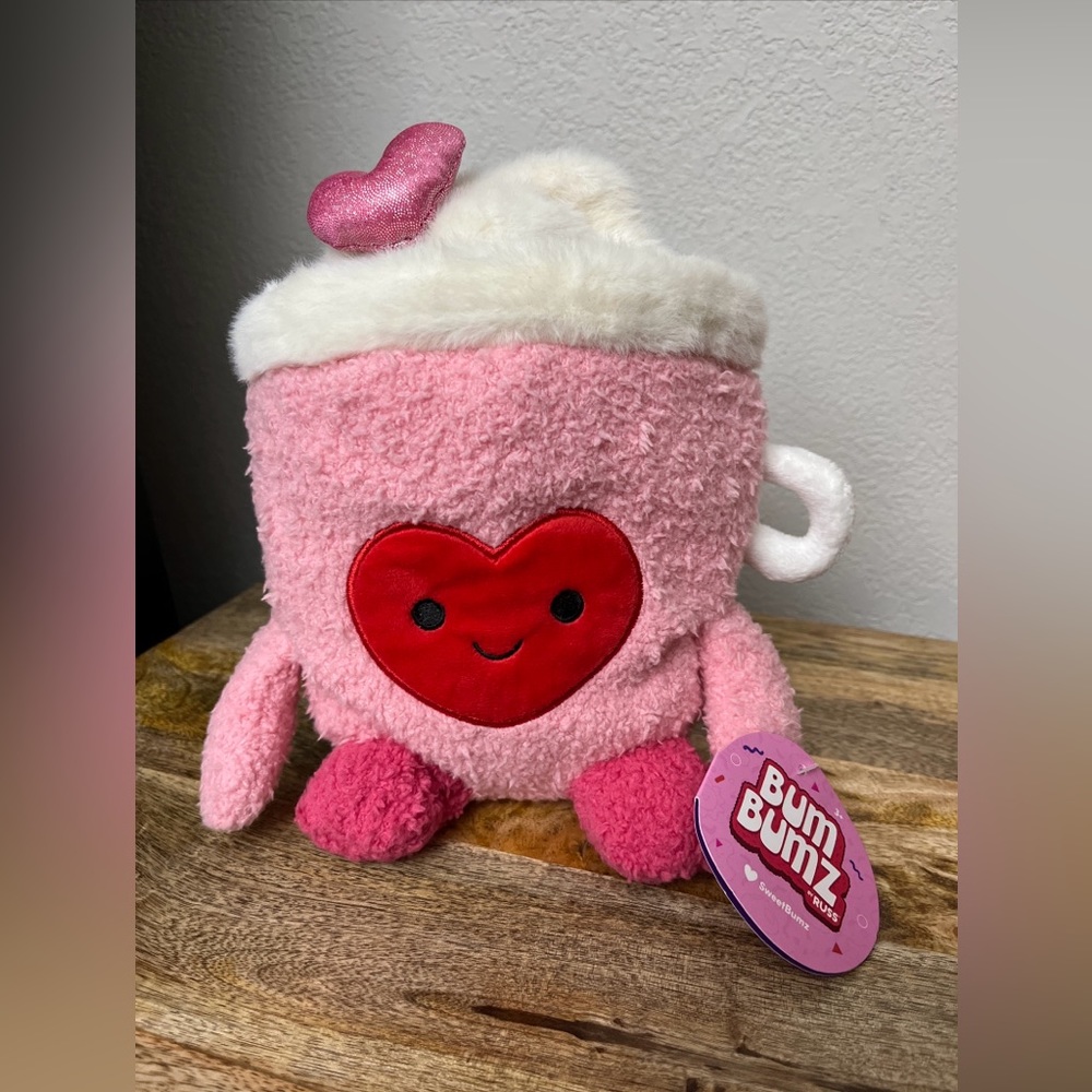Bum Bumz Meghan the Mug 7.5" Plush  2024 SweetBumz Pink Heart NEW